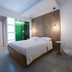 Madi - 4*