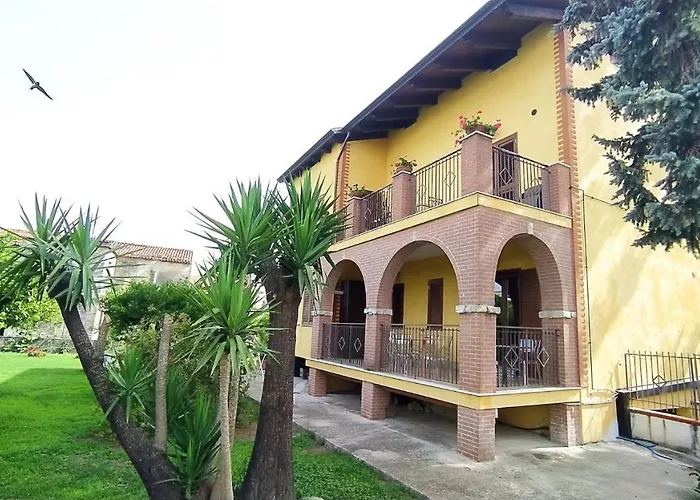 Madi - Couette-café Paestum